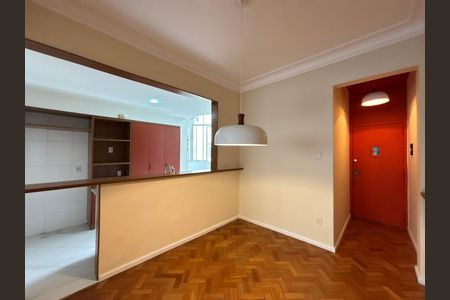 Apartamento para alugar com 109m², 3 quartos e sem vaga