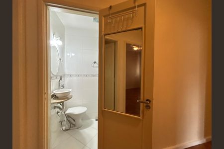 Apartamento para alugar com 109m², 3 quartos e sem vaga