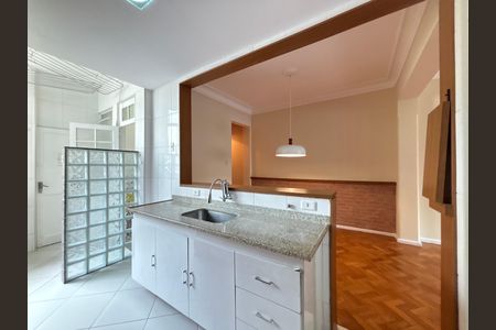 Apartamento para alugar com 109m², 3 quartos e sem vaga