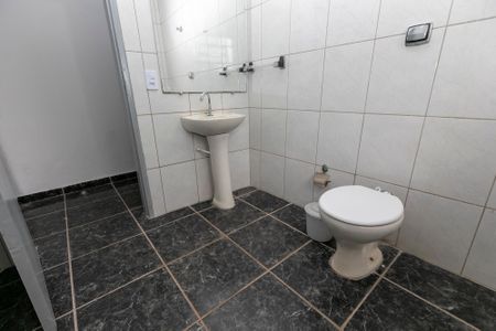 Casa para alugar com 4750m², 3 quartos e sem vaga Casa para alugar com 4750m², 3 quartos e sem vagaBANHEIRO CASA Nº 1