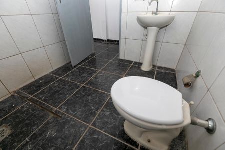 Casa para alugar com 4750m², 3 quartos e sem vaga Casa para alugar com 4750m², 3 quartos e sem vagaBANHEIRO CASA Nº 1