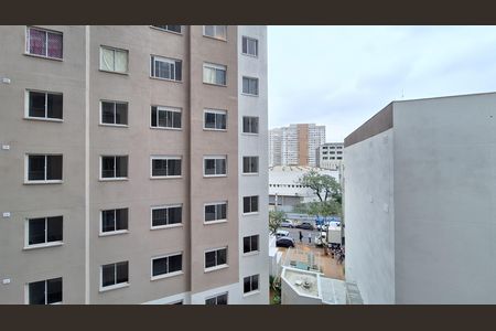 Vista  de apartamento à venda com 2 quartos, 34m² em Parque Industrial Tomas Edson, São Paulo