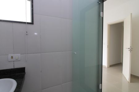 Banheiro da Suíte 1 de casa de condomínio à venda com 3 quartos, 155m² em Vila Ré, São Paulo