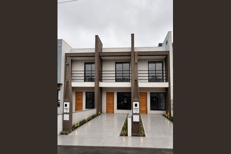 Fachada de casa à venda com 2 quartos, 77m² em Hípica, Porto Alegre