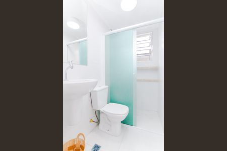 Banheiro de apartamento para alugar com 2 quartos, 42m² em Jardim Hanna, Guarulhos