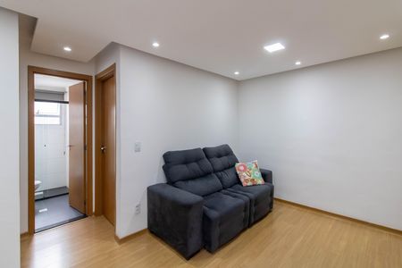 Sala de apartamento para alugar com 2 quartos, 38m² em Jardim Rosa de Franca, Guarulhos
