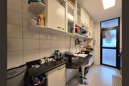Apartamento à venda com 76m², 3 quartos e 2 vagas Apartamento à venda com 76m², 3 quartos e 2 vagasCozinha