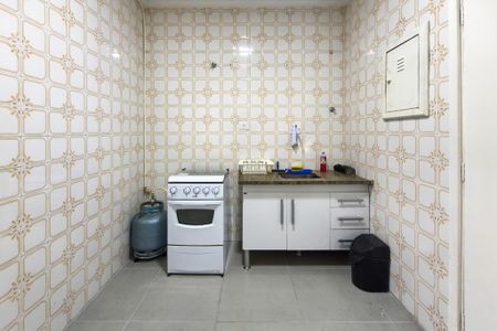 Cozinha de apartamento para alugar com 2 quartos, 69m² em Real, Praia Grande