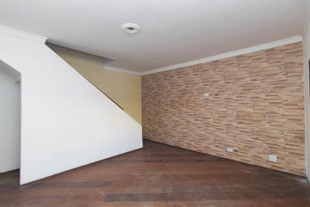 Sala de casa para alugar com 2 quartos, 130m² em Vila Santa Terezinha (zona Norte), São Paulo