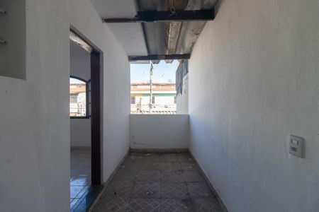 Área externa de casa para alugar com 2 quartos, 130m² em Vila Santa Terezinha (zona Norte), São Paulo