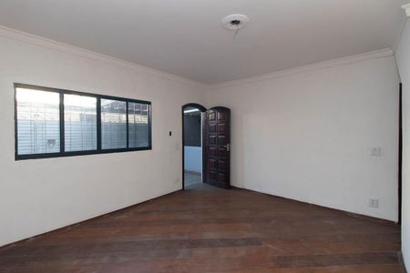 Casa para alugar com 2 quartos, 130m² em Vila Santa Terezinha (zona Norte), São Paulo