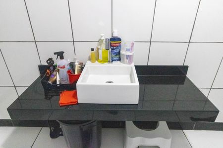 Banheiro de casa à venda com 2 quartos, 70m² em Santíssimo, Rio de Janeiro