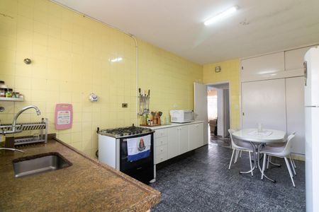 Cozinha de casa à venda com 2 quartos, 133m² em Ferreira, São Paulo