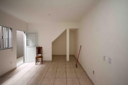 Sala e cozinha de apartamento para alugar com 2 quartos, 63m² em Jardim Iva, São Paulo