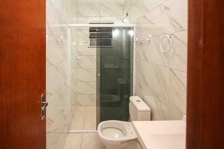 Banheiro de apartamento para alugar com 2 quartos, 63m² em Jardim Iva, São Paulo