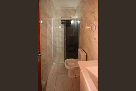 Banheiro de apartamento para alugar com 2 quartos, 63m² em Jardim Iva, São Paulo