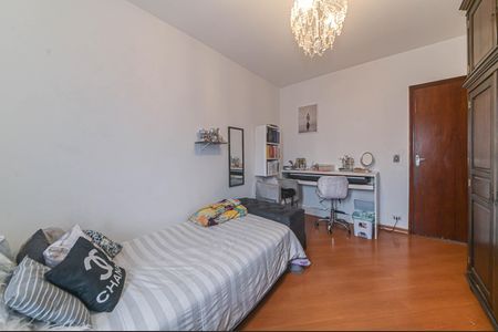 Casa à venda com 250m², 3 quartos e 3 vagas Casa à venda com 250m², 3 quartos e 3 vagasQuarto 1