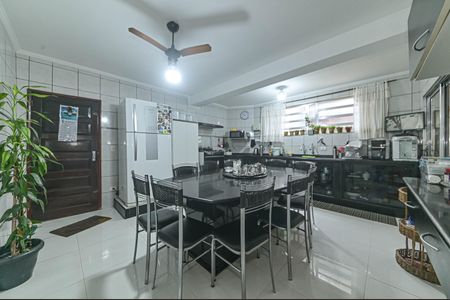 Casa à venda com 250m², 3 quartos e 3 vagas Casa à venda com 250m², 3 quartos e 3 vagasCozinha