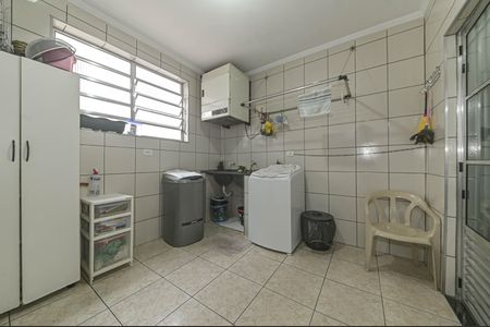 Casa à venda com 250m², 3 quartos e 3 vagas Casa à venda com 250m², 3 quartos e 3 vagasLavanderia