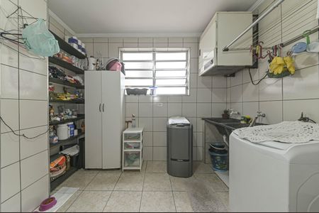 Casa à venda com 250m², 3 quartos e 3 vagas Casa à venda com 250m², 3 quartos e 3 vagasLavanderia