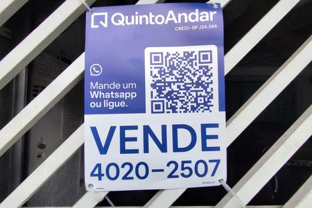 Casa à venda com 250m², 3 quartos e 3 vagas Casa à venda com 250m², 3 quartos e 3 vagasPlaquinha