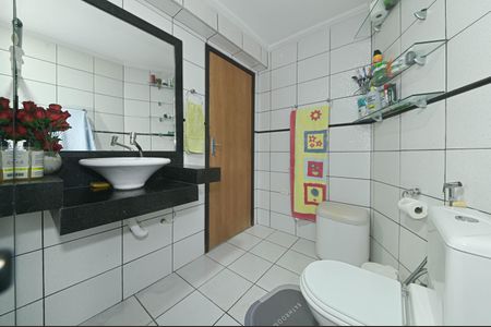 Casa à venda com 250m², 3 quartos e 3 vagas Casa à venda com 250m², 3 quartos e 3 vagasBanheiro da Suíte