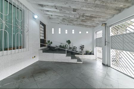 Casa à venda com 250m², 3 quartos e 3 vagas Casa à venda com 250m², 3 quartos e 3 vagasGaragem