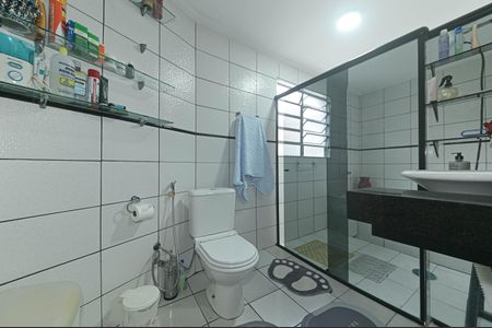 Casa à venda com 250m², 3 quartos e 3 vagas Casa à venda com 250m², 3 quartos e 3 vagasBanheiro da Suíte