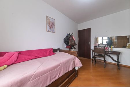 Casa à venda com 250m², 3 quartos e 3 vagas Casa à venda com 250m², 3 quartos e 3 vagasQuarto 2