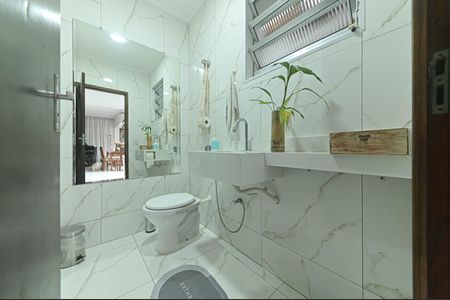 Casa à venda com 250m², 3 quartos e 3 vagas Casa à venda com 250m², 3 quartos e 3 vagasLavabo