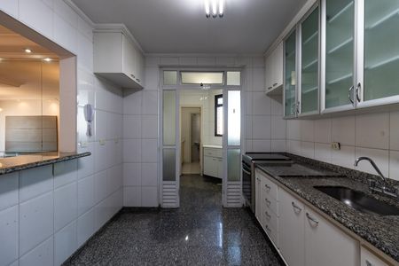 Apartamento para alugar com 110m², 3 quartos e 3 vagas Apartamento para alugar com 110m², 3 quartos e 3 vagasCozinha