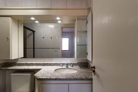 Apartamento para alugar com 110m², 3 quartos e 3 vagas Apartamento para alugar com 110m², 3 quartos e 3 vagasBanheiro da Suíte 2