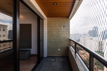 Apartamento para alugar com 110m², 3 quartos e 3 vagas Apartamento para alugar com 110m², 3 quartos e 3 vagasVaranda