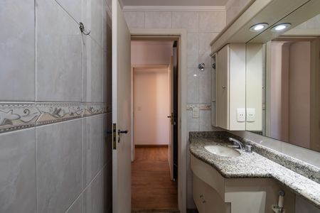Apartamento para alugar com 110m², 3 quartos e 3 vagas Apartamento para alugar com 110m², 3 quartos e 3 vagasBanheiro da Suíte 1