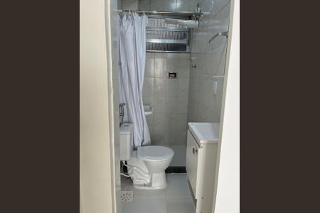 Banheiro de apartamento para alugar com 1 quarto, 28m² em Centro, Rio de Janeiro