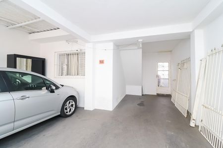 Garagem de casa à venda com 3 quartos, 100m² em Conjunto Residencial José Bonifácio, São Paulo