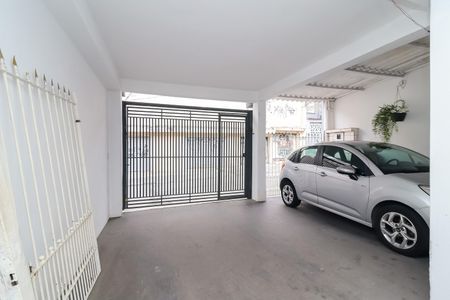 Garagem de casa à venda com 3 quartos, 100m² em Conjunto Residencial José Bonifácio, São Paulo