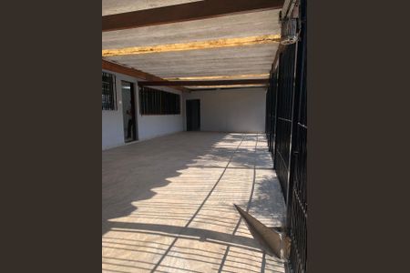 Área externa de casa à venda com 3 quartos, 212m² em Jardim Presidente Dutra, Guarulhos