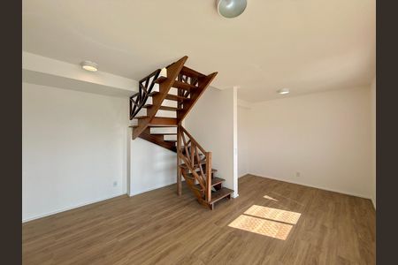 Apartamento à venda com 76m², 2 quartos e 2 vagas Apartamento à venda com 76m², 2 quartos e 2 vagasSala