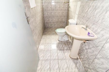 Casa para alugar com 45m², 1 quarto e sem vaga Casa para alugar com 45m², 1 quarto e sem vagaBanheiro