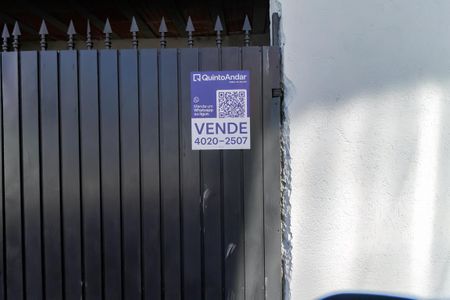 Casa à venda com 200m², 4 quartos e 4 vagas Casa à venda com 200m², 4 quartos e 4 vagasPortão
