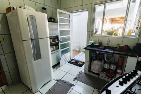 Casa à venda com 200m², 4 quartos e 4 vagas Casa à venda com 200m², 4 quartos e 4 vagasCozinha - Armários 2