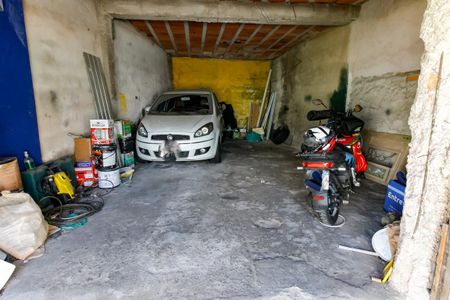 Casa à venda com 200m², 4 quartos e 4 vagas Casa à venda com 200m², 4 quartos e 4 vagasGaragem