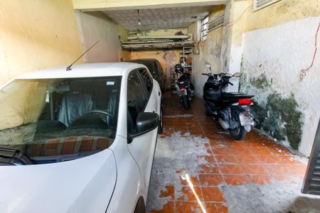 Casa à venda com 200m², 4 quartos e 4 vagas Casa à venda com 200m², 4 quartos e 4 vagasGaragem