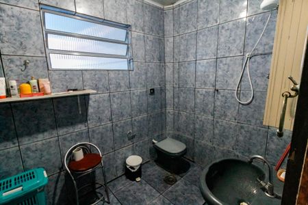 Casa à venda com 200m², 4 quartos e 4 vagas Casa à venda com 200m², 4 quartos e 4 vagasBanheiro 1