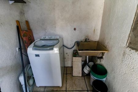Casa à venda com 200m², 4 quartos e 4 vagas Casa à venda com 200m², 4 quartos e 4 vagasDetalhe da area de serviço