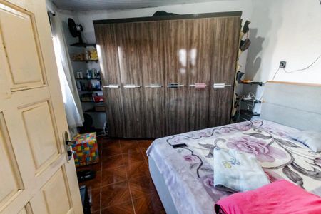 Casa à venda com 200m², 4 quartos e 4 vagas Casa à venda com 200m², 4 quartos e 4 vagasQuarto 4