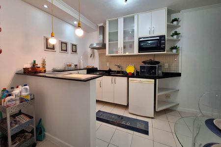 Cozinha de apartamento para alugar com 1 quarto, 58m² em Camboinhas, Niterói