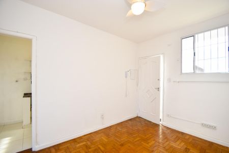 Apartamento à venda com 45m², 1 quarto e sem vaga Apartamento à venda com 45m², 1 quarto e sem vagaSala