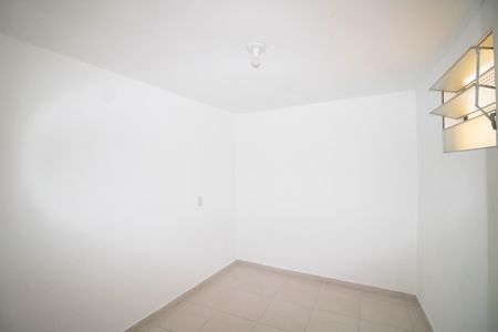QUARTO 1 de casa para alugar com 2 quartos, 50m² em Vila Carbone, São Paulo